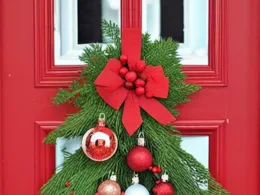 Jak zrobić świąteczną girlandę na drzwi